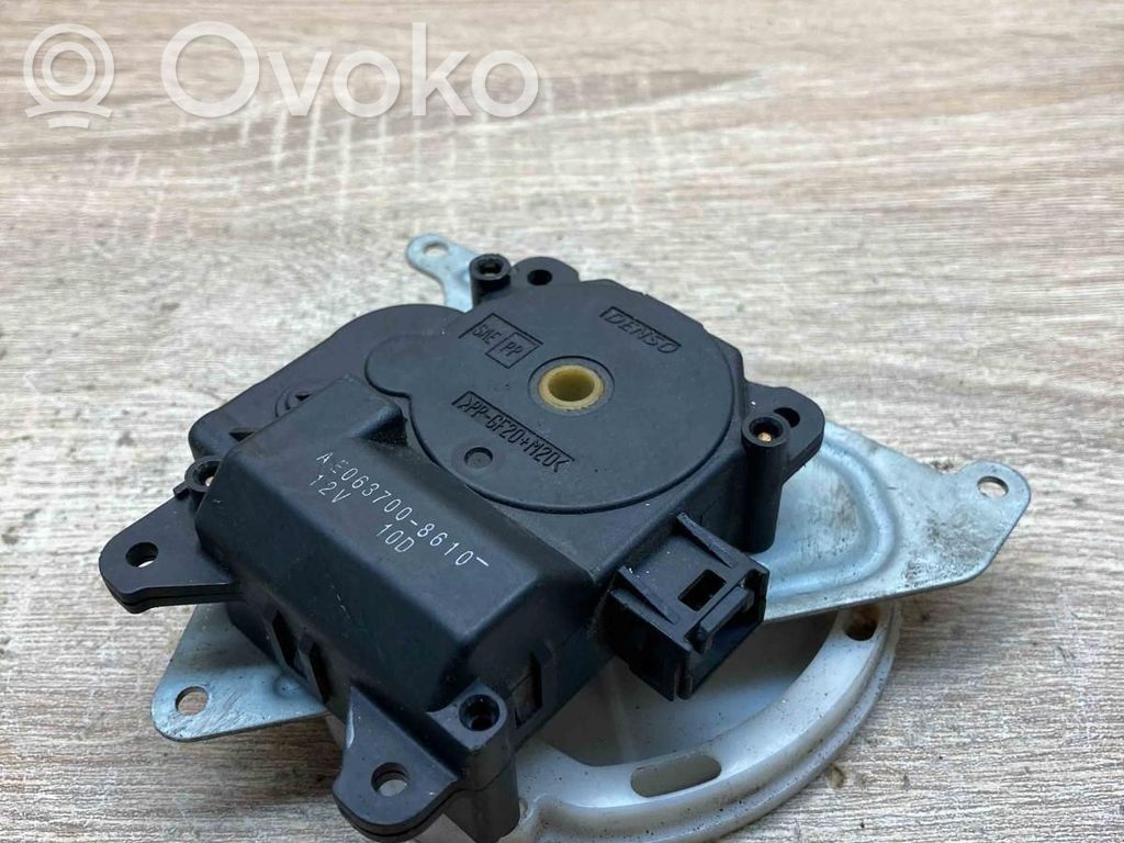 Toyota Avensis T250 Silniczek nagrzewnicy 