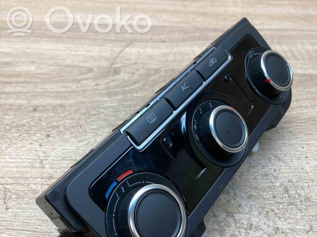 Volkswagen PASSAT B7 Climate control unit 