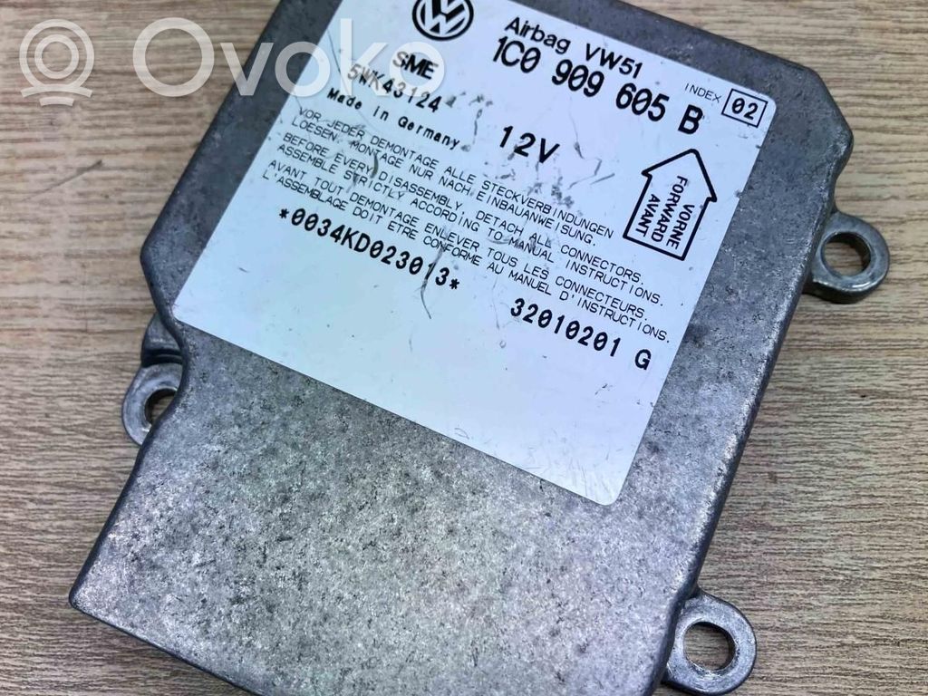 Volkswagen PASSAT B5 Sterownik / Moduł Airbag 