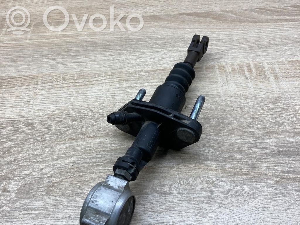 Opel Zafira A Kytkimen pääsylinteri 