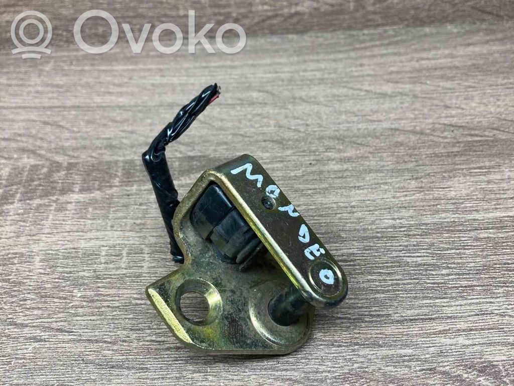 Ford Mondeo Mk III Front door lock loop/hook striker 