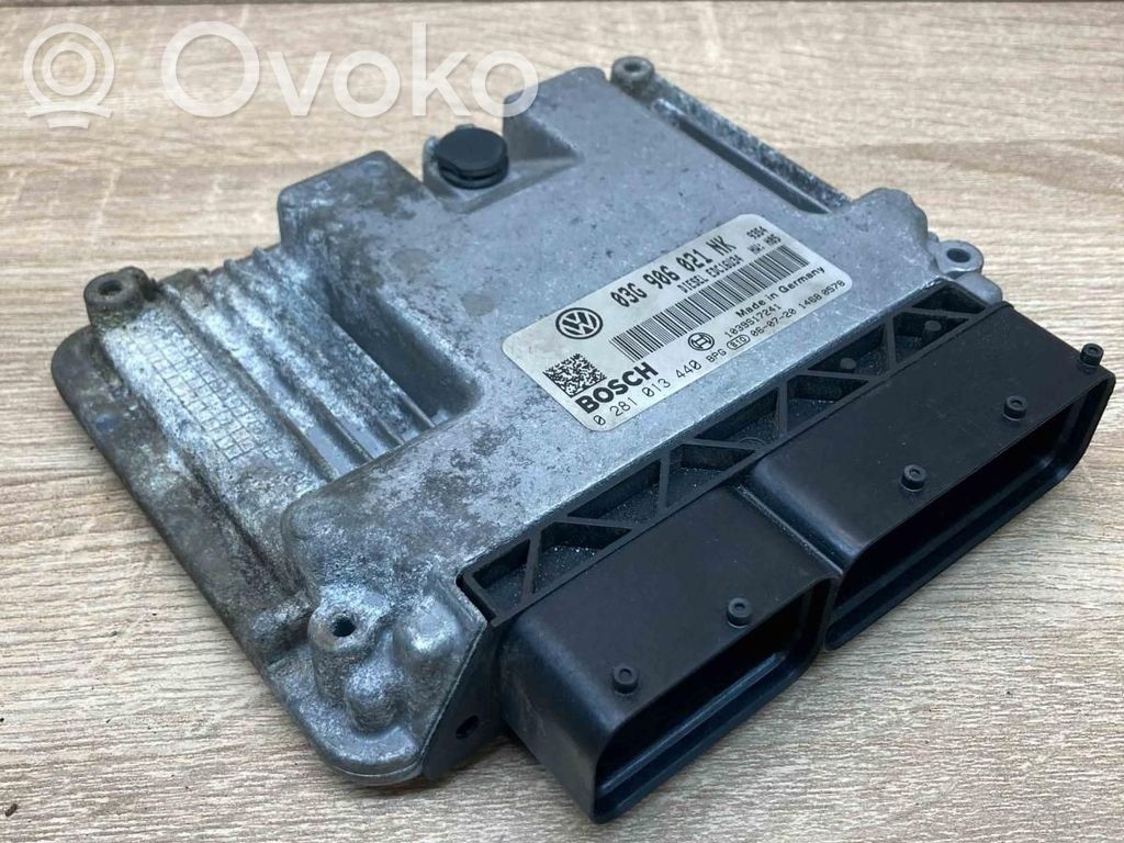Volkswagen PASSAT B6 Engine control unit/module ECU 