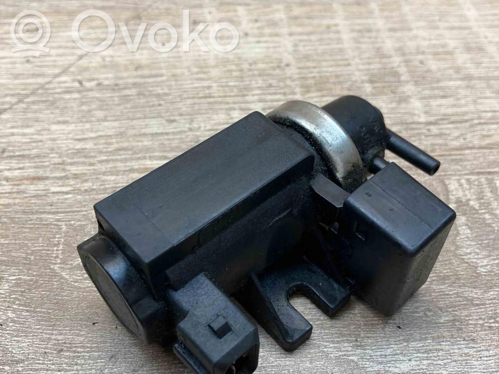 Solenoīda vārsts   2247906