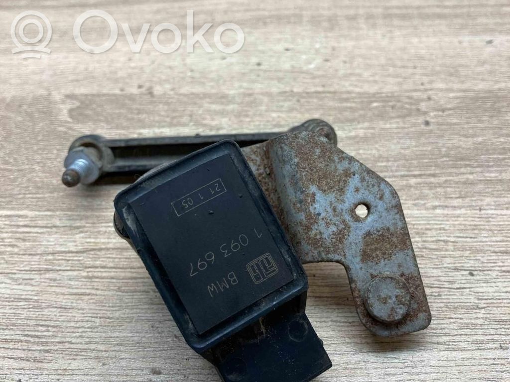 Headlight/headlamp level sensor   1093697