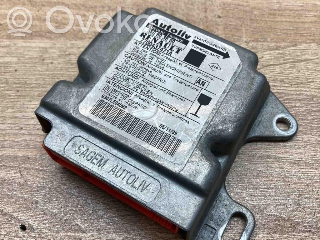 Renault Scenic I Airbag control unit/module 