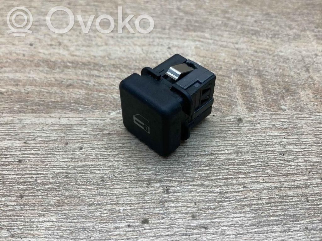 Central locking switch button   8360828