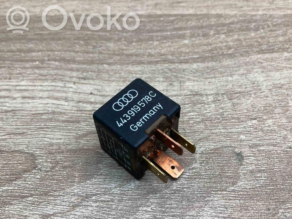 Audi A4 S4 B5 8D Muu rele 