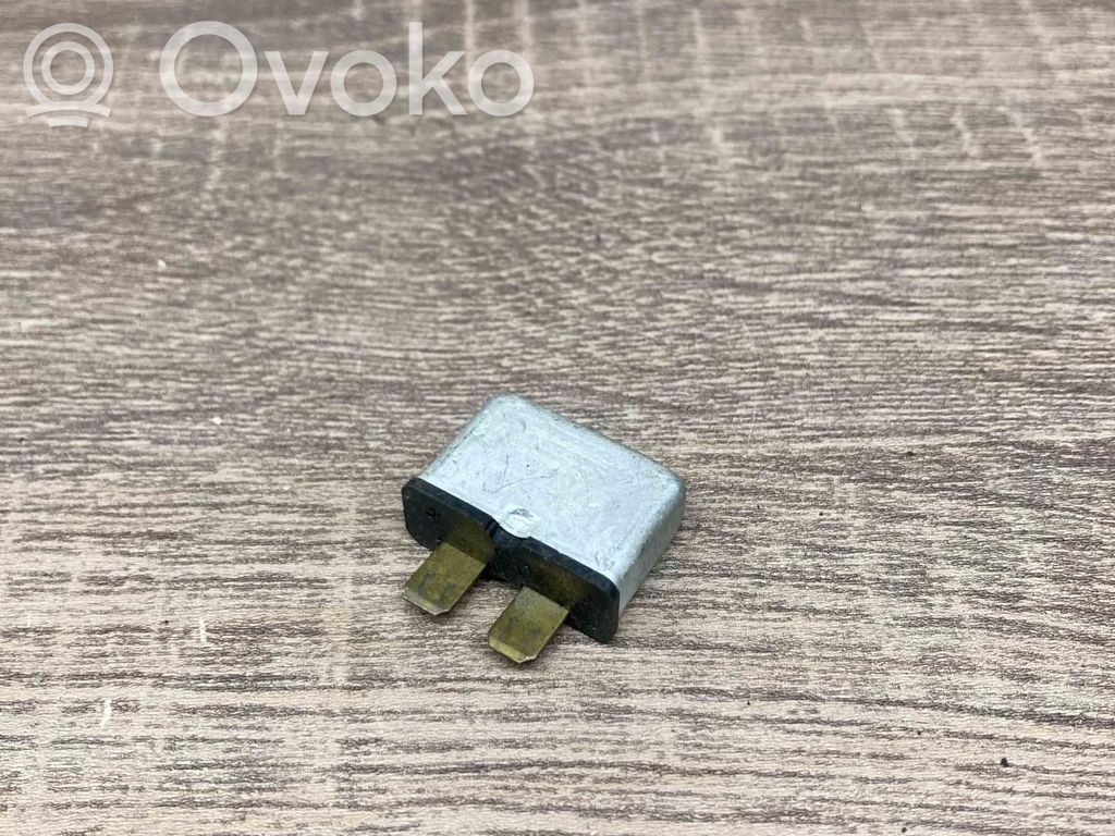 Audi A4 S4 B5 8D Otros relés 