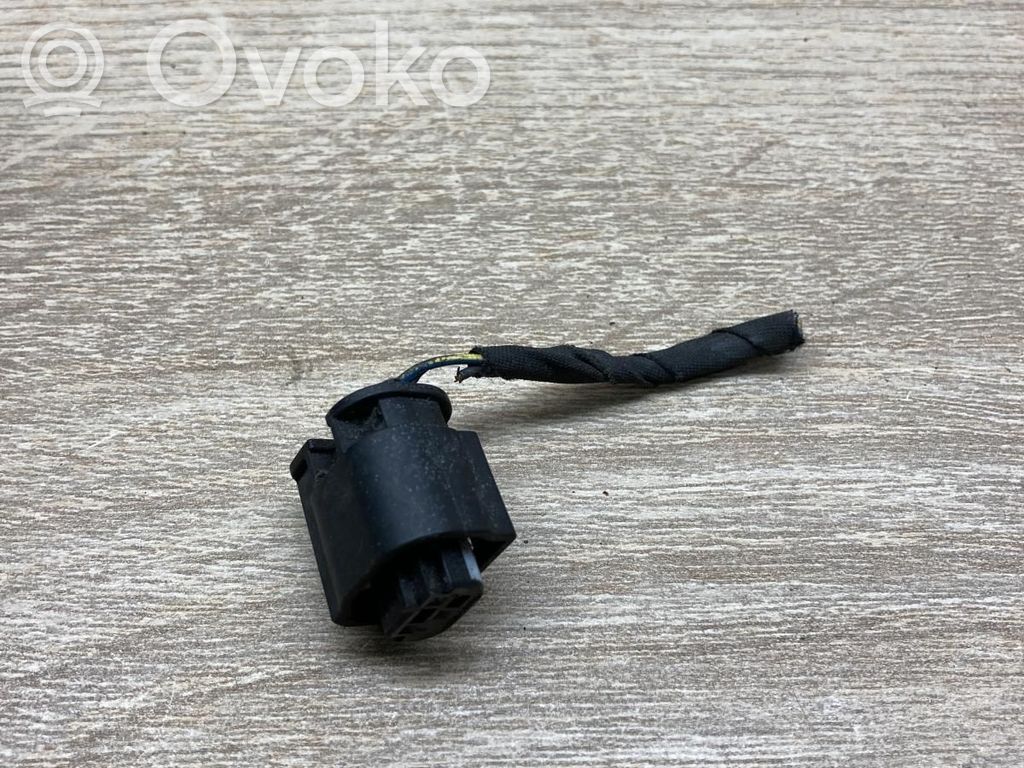 Plug wire   1452049