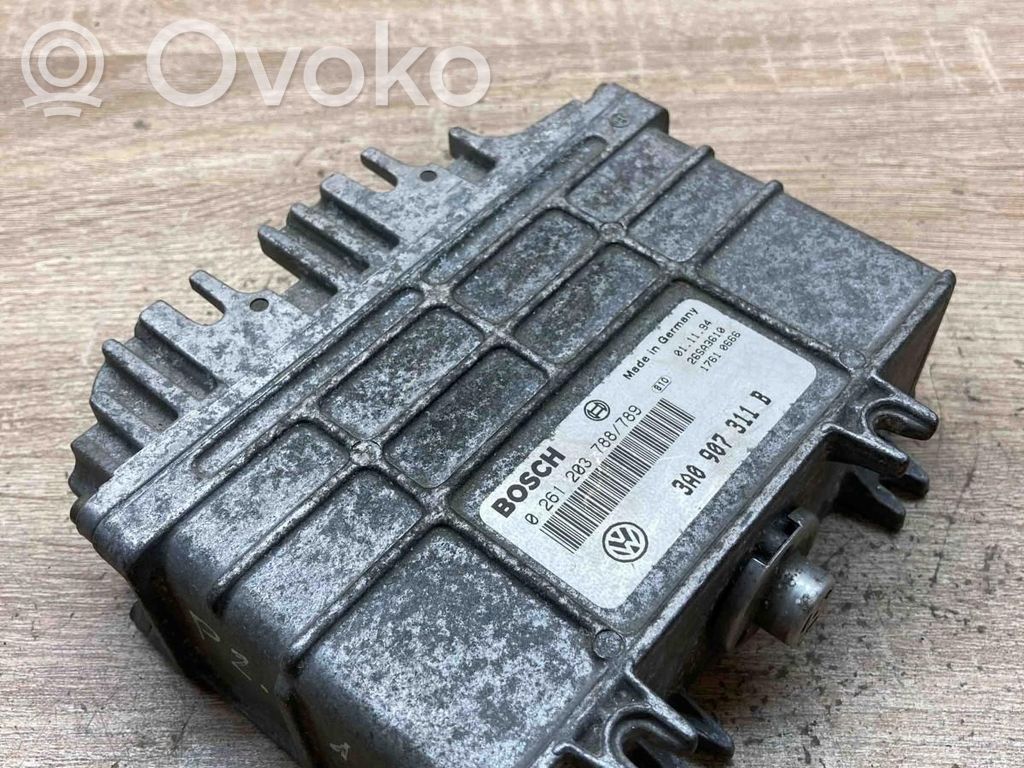 Volkswagen PASSAT B4 Engine control unit/module ECU 