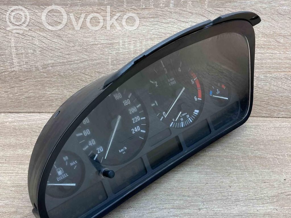 BMW 5 E39 Spidometrs (instrumentu panelī) 