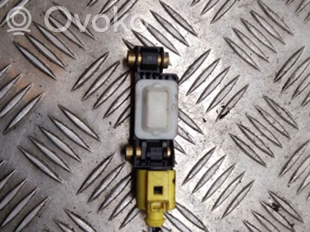 Audi A6 S6 C5 4B Airbag deployment crash/impact sensor 