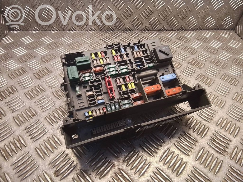 BMW X1 E84 Drošinātāju bloks 