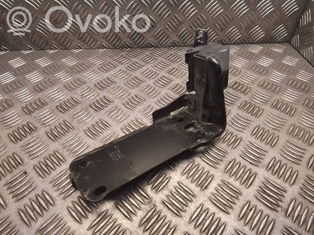 BMW X1 E84 Radiator mount bracket 