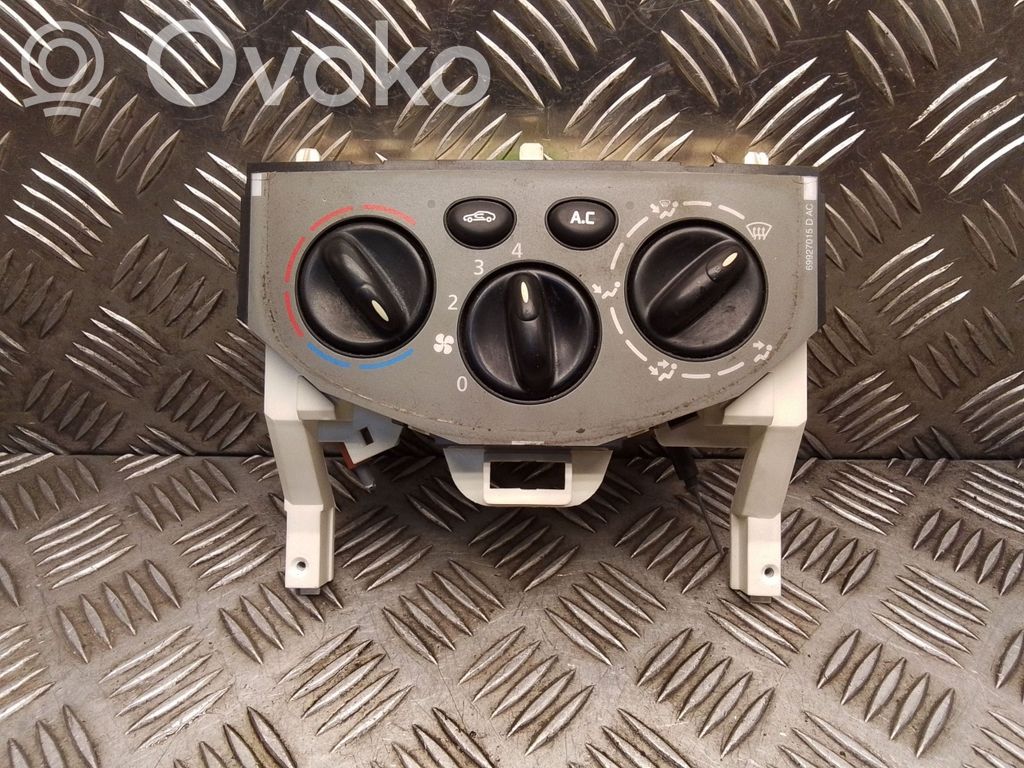Opel Vivaro Climate control unit 