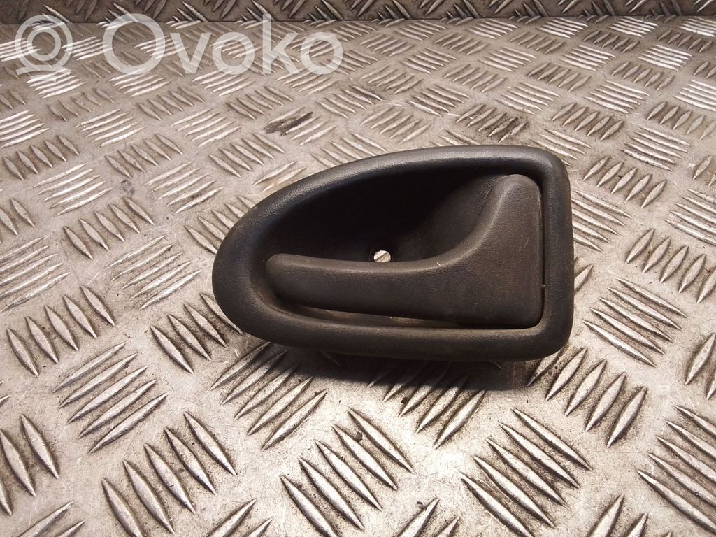 Opel Vivaro Front door interior handle 