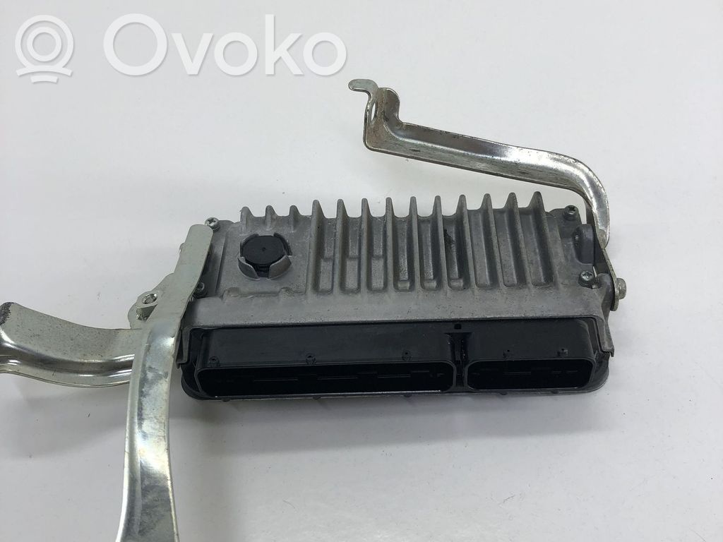 Toyota RAV 4 (XA40) Engine control unit/module 