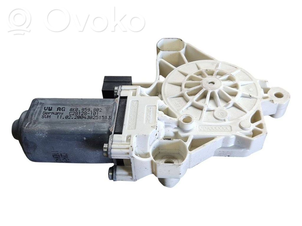 Volkswagen Golf VII Motor del regulador de la ventanilla de la puerta delantera 