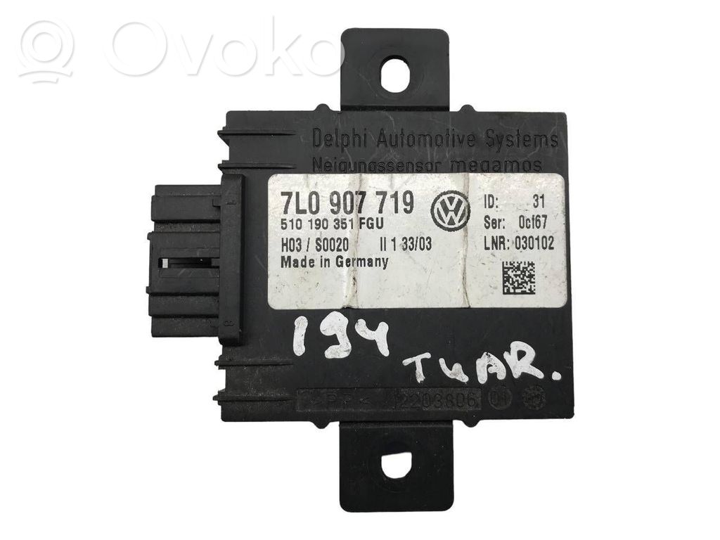 Volkswagen Touareg I Alarm control unit/module 