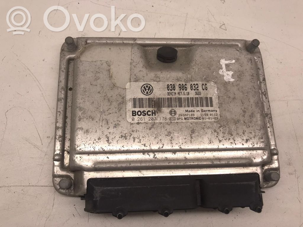 Engine control unit/module ECU   030906032CG,0261207178