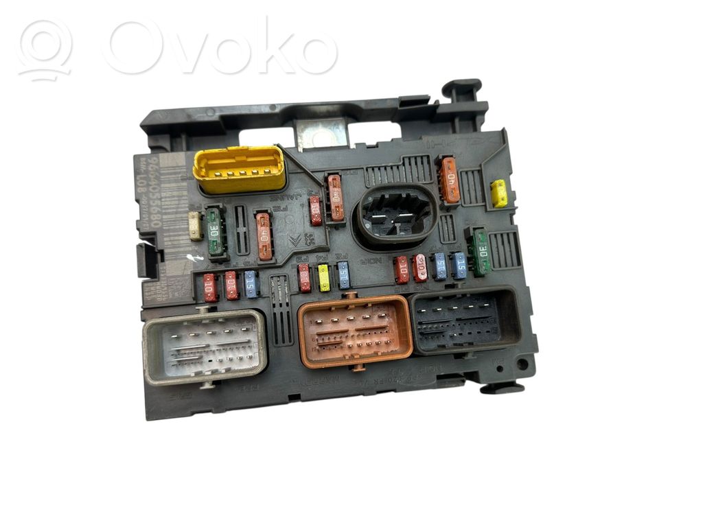 Citroen C4 Grand Picasso Katvealueen valvonnan ohjainlaite (BSM) 