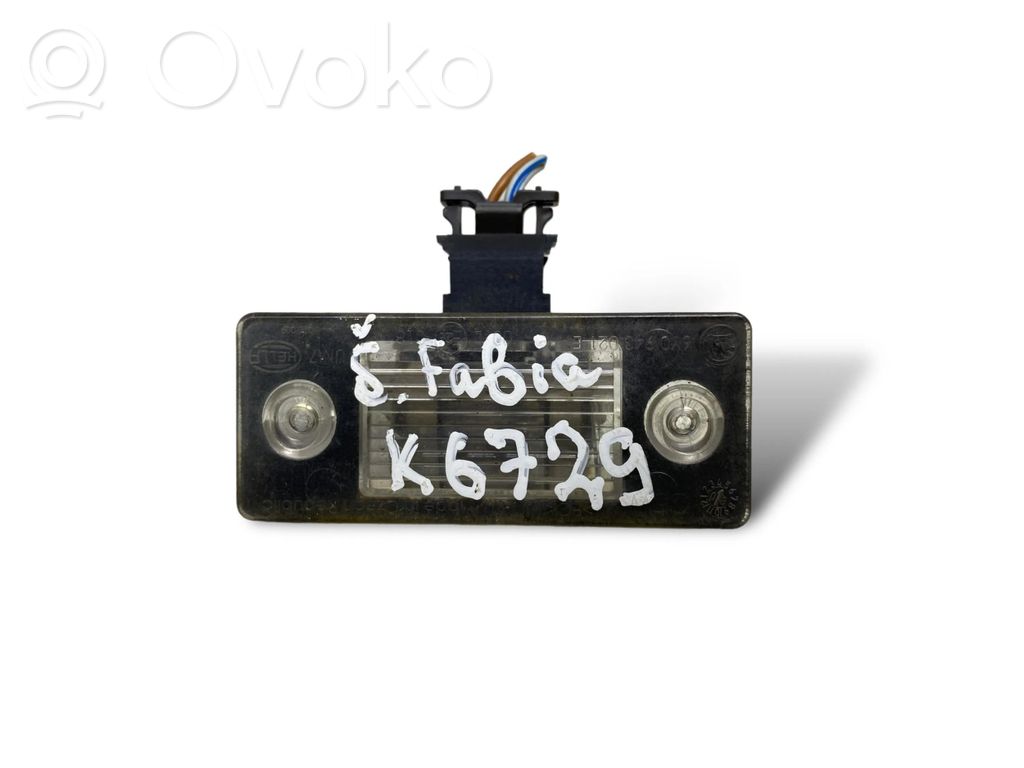 Skoda Fabia Mk2 (5J) Lampa oświetlenia tylnej tablicy rejestracyjnej 