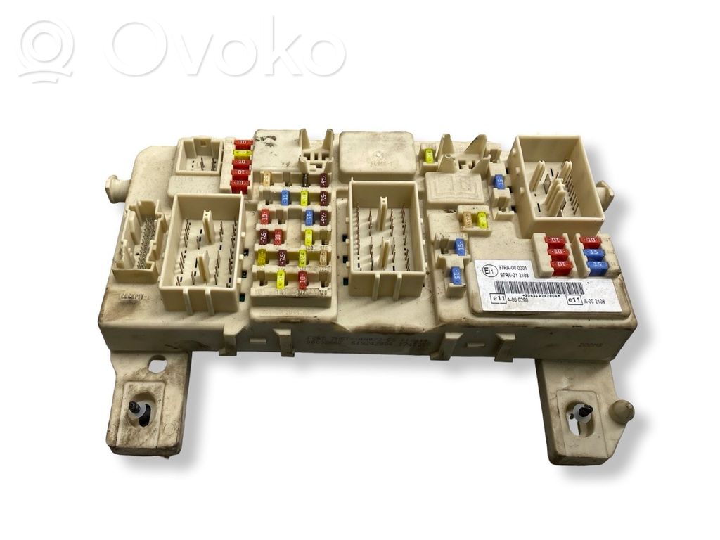 Módulo de fusible   BE51533,110415,14A073