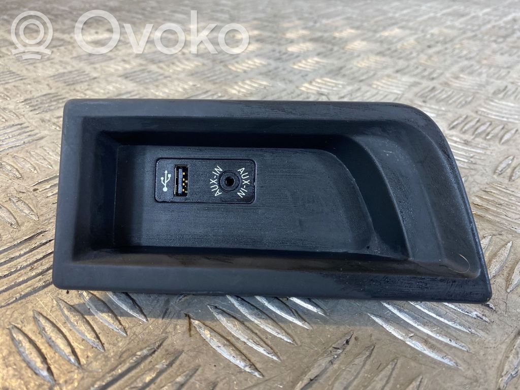 BMW 3 F30 F35 F31 Enchufe conector USB 