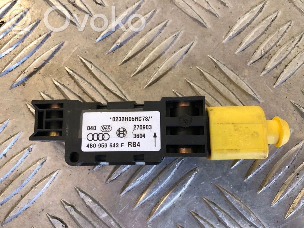 Audi A6 S6 C5 4B Senzor impact/declanșare airbag 