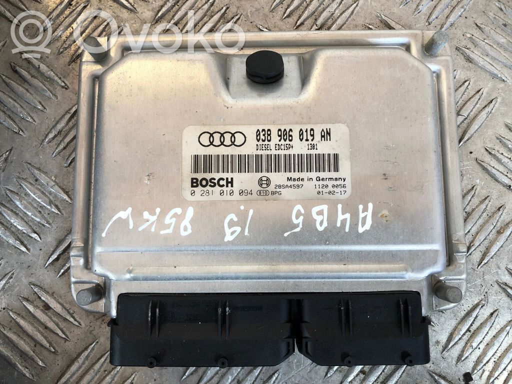 Audi A4 S4 B5 8D Motorsteuergerät/-modul 