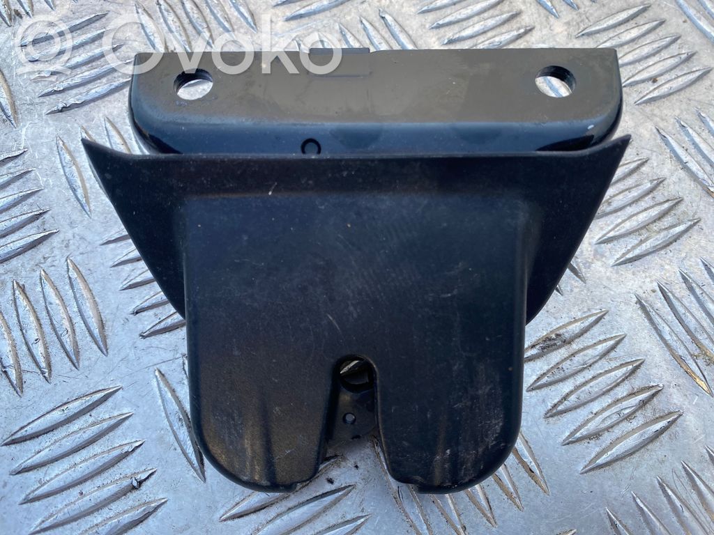 Zamek klapy tylnej / bagażnika   8E9827520