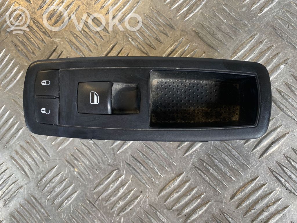 Chrysler Grand Voyager V Interruptor del elevalunas eléctrico 
