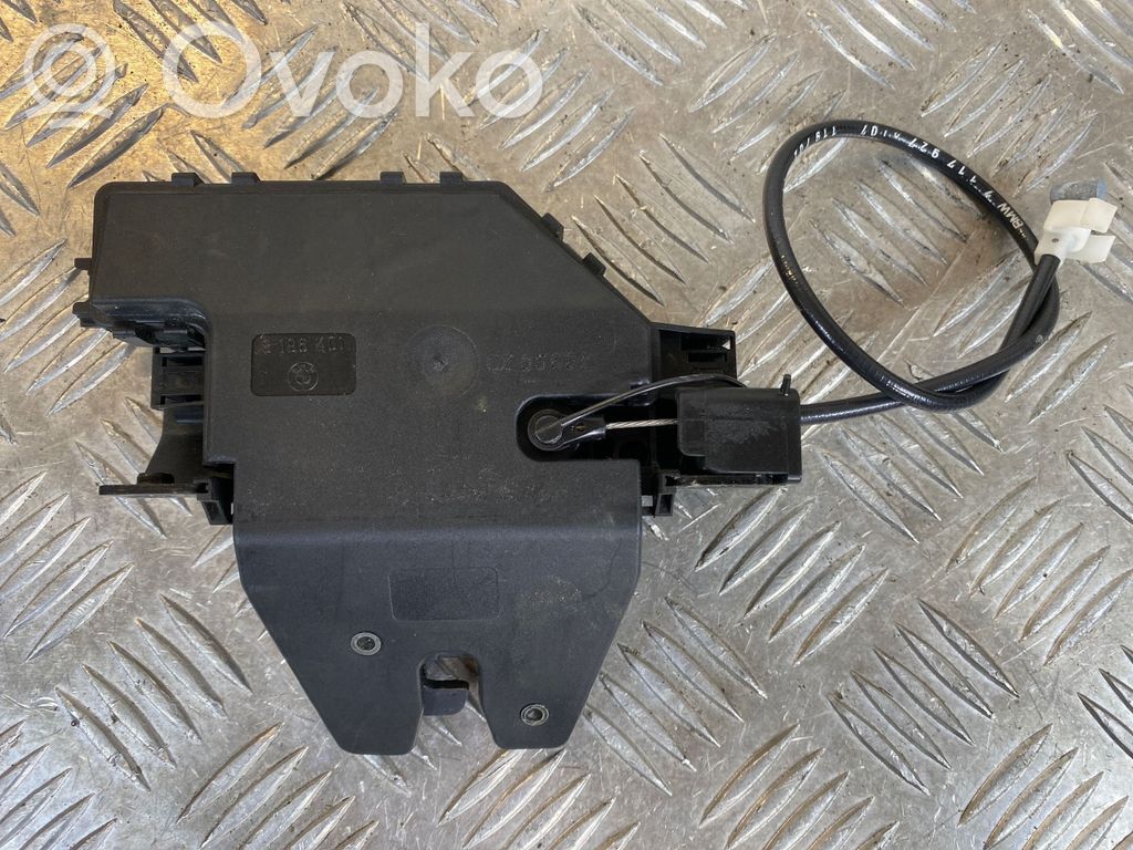 Zamek klapy tylnej / bagażnika   8196401,7117927