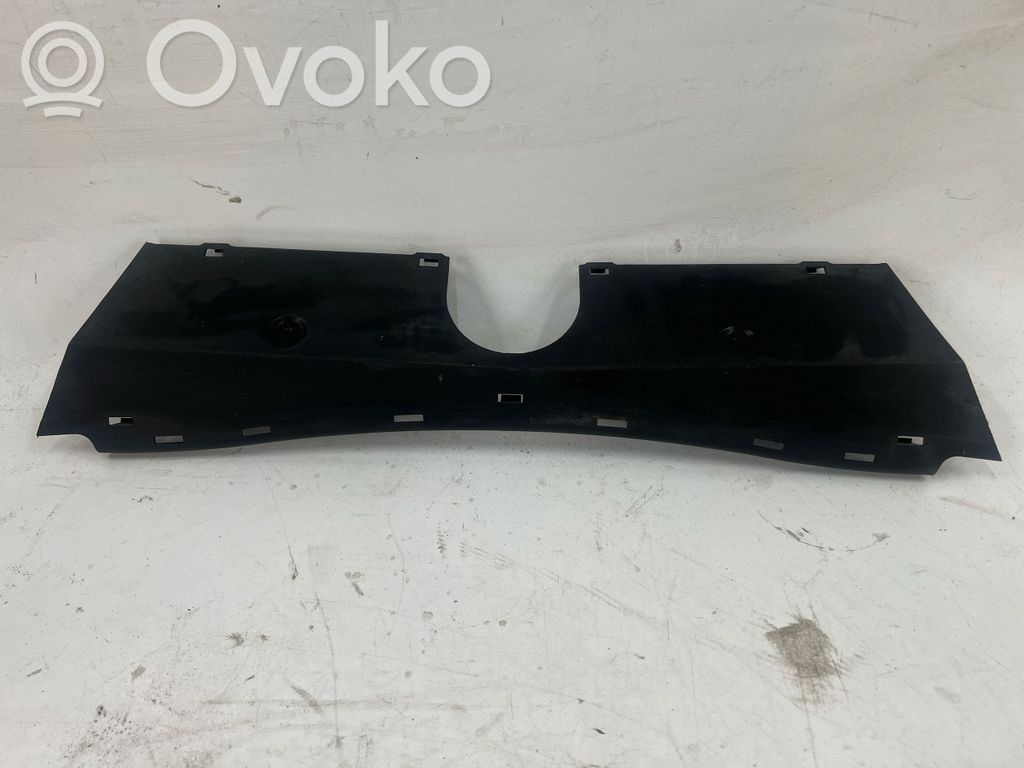 Land Rover Discovery 3 - LR3 Alte piese compartiment motor 