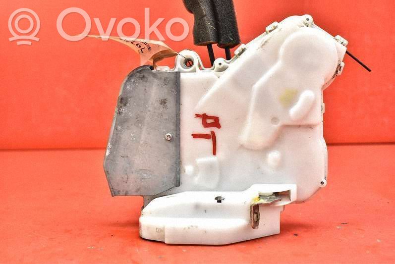 Honda CR-V Takaoven lukko 