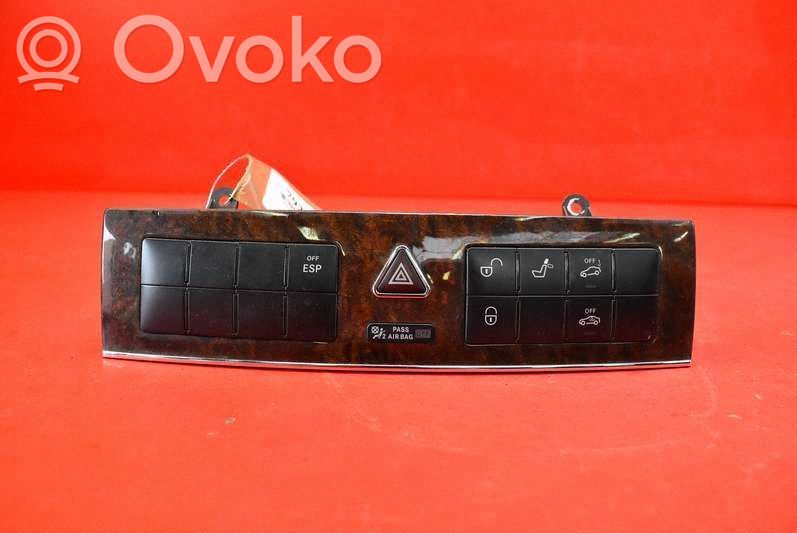 Mercedes-Benz C W203 Interruttore luci di emergenza