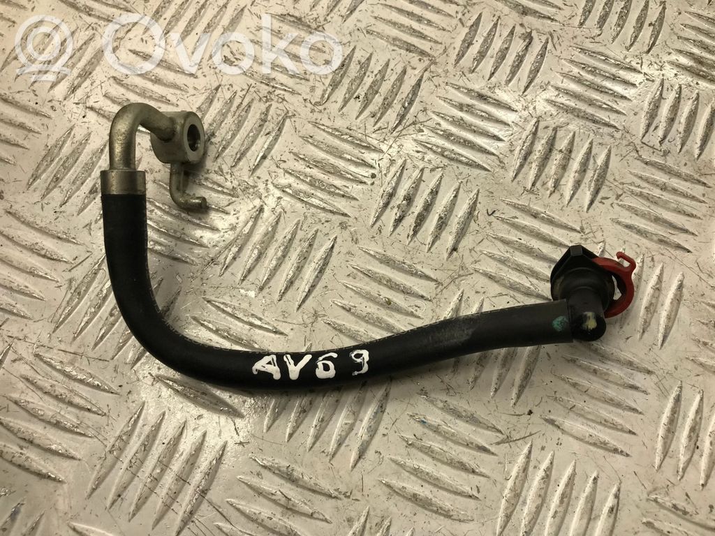 Toyota Avensis T250 Linea/tubo di alimentazione iniettore del carburante 