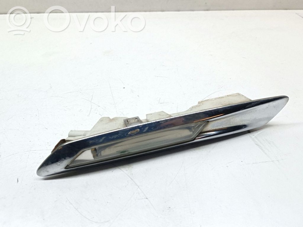 BMW 5 F10 F11 Indicatore di direzione del parafango anteriore 