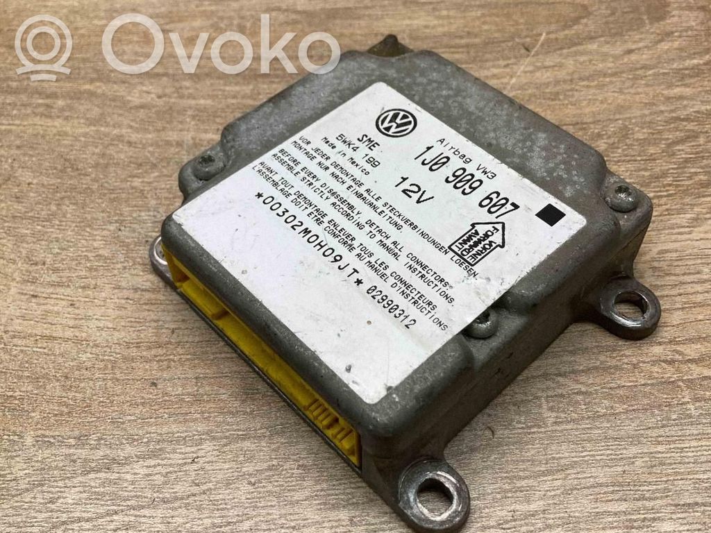 Volkswagen PASSAT B5 Unidad de control/módulo del Airbag