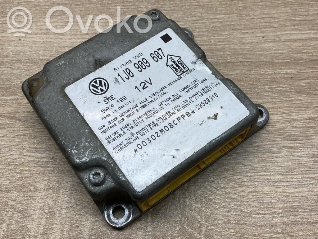 Volkswagen PASSAT B5 Unidad de control/módulo del Airbag