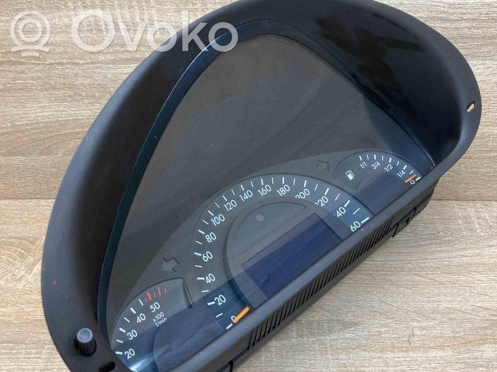 Mercedes-Benz C W203 Nopeusmittari (mittaristo)