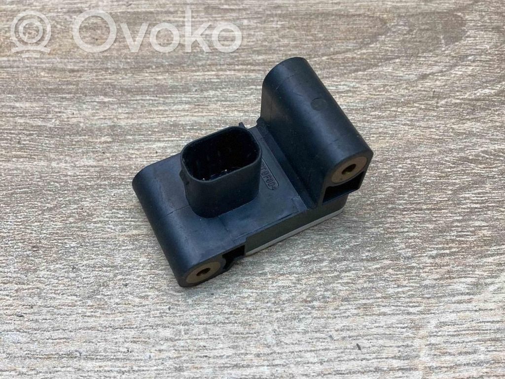BMW X5 E70 Senzor impact/declanșare airbag 