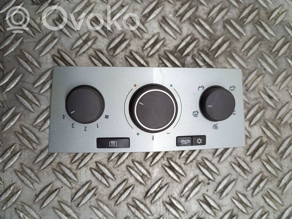 Opel Astra H Panel klimatyzacji