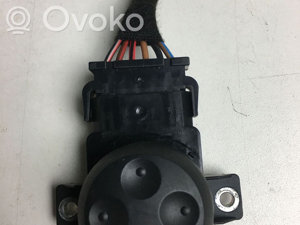 Commutateur de commande de siège   8E0959777B,03481451