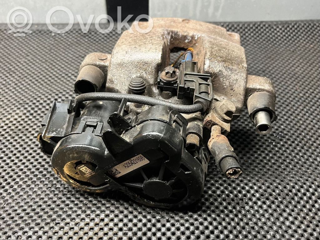 Mercedes-Benz C AMG W205 Takajarrusatula