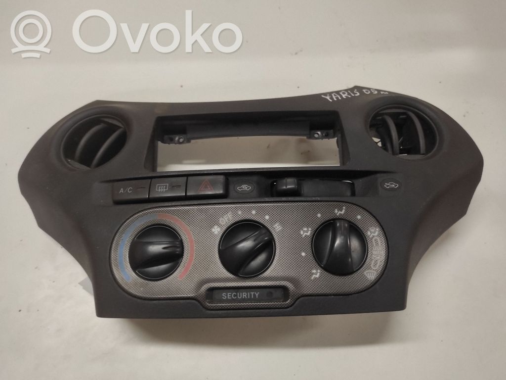 Toyota Yaris Panel klimatyzacji 