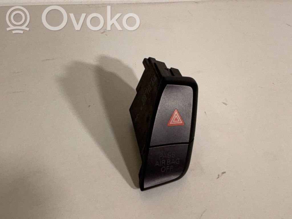 Audi A5 8T 8F Hätävilkkujen kytkin 