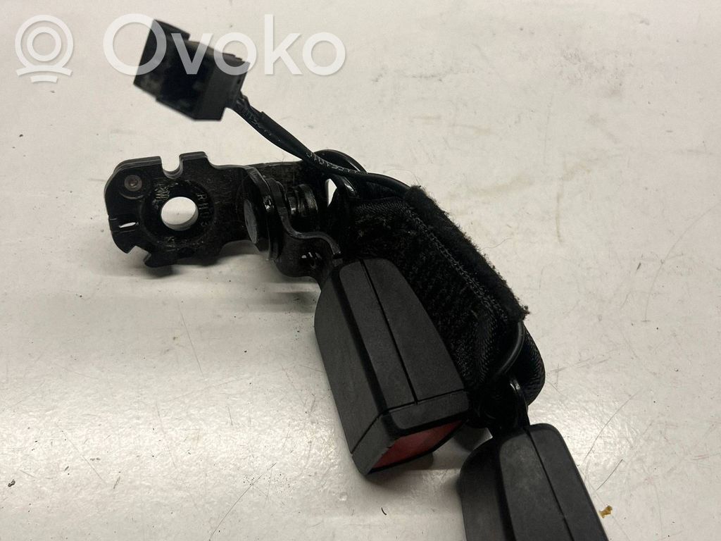 Audi A4 S4 B9 Gurtschloss hinten Mitte