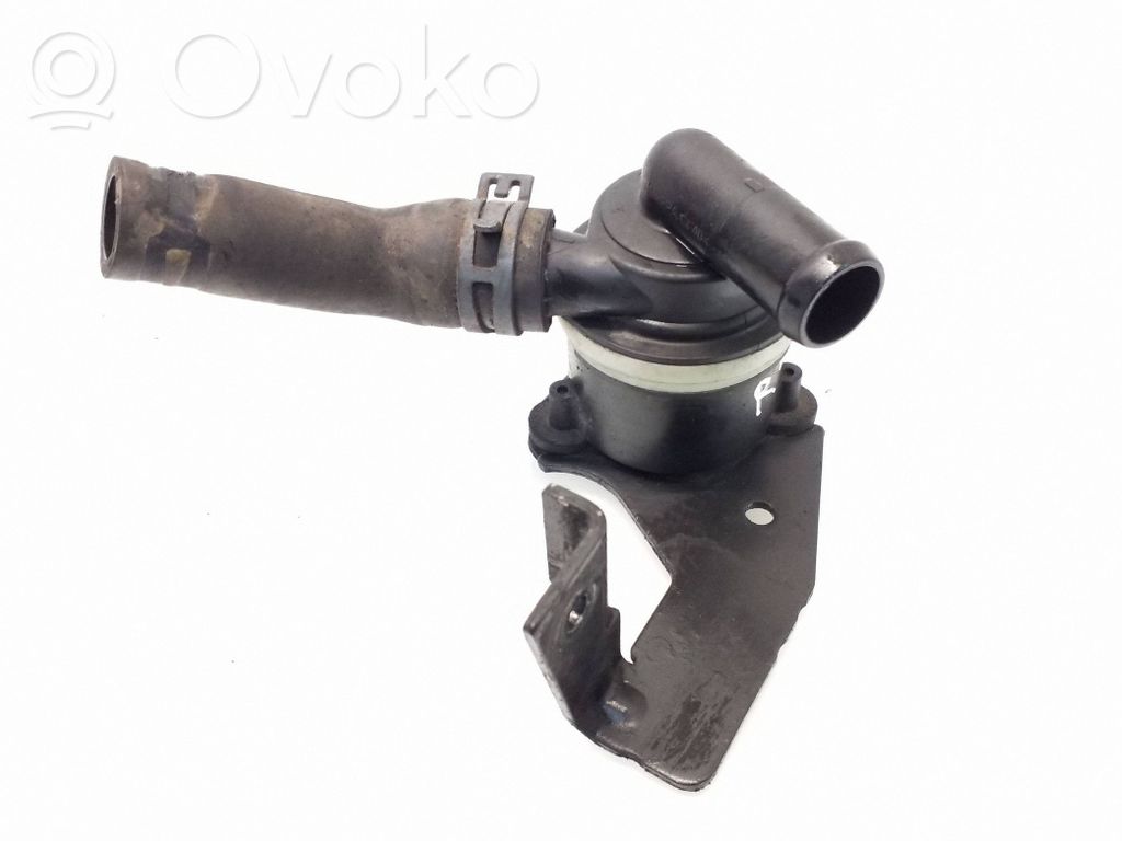 Audi A5 8T 8F Pompe à eau de liquide de refroidissement