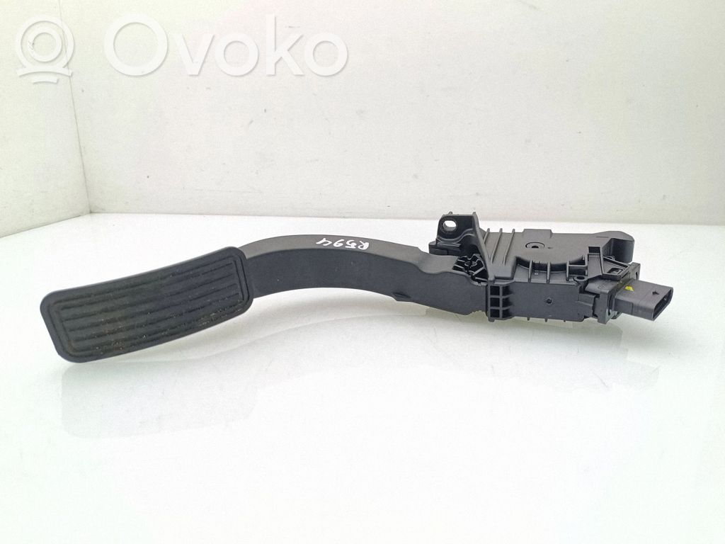 Tesla Model Y Kaasupoljin 